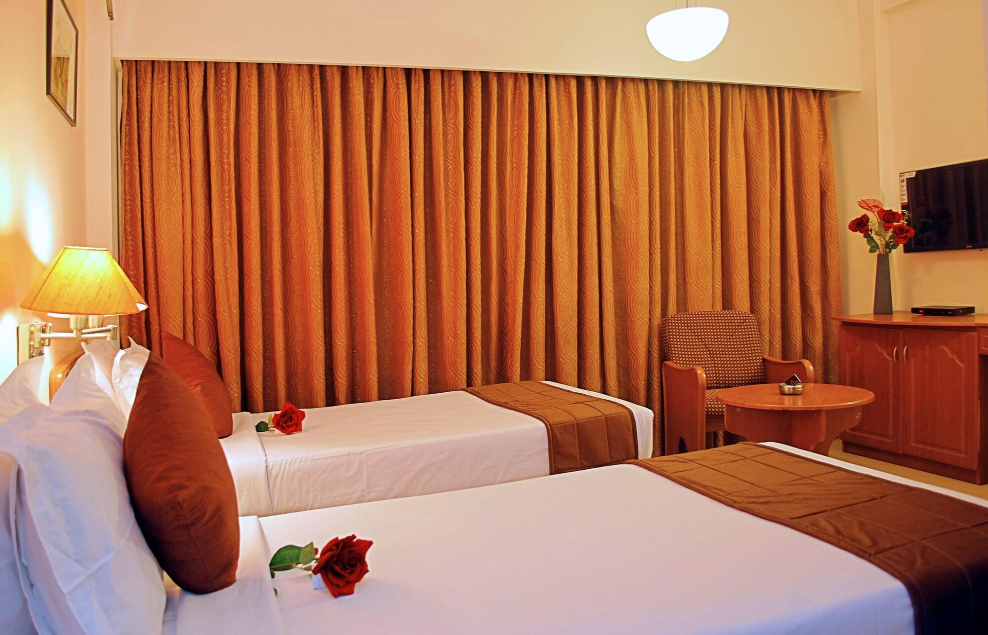 Super Townhouse Koyambedu Hotel Chennai Ngoại thất bức ảnh