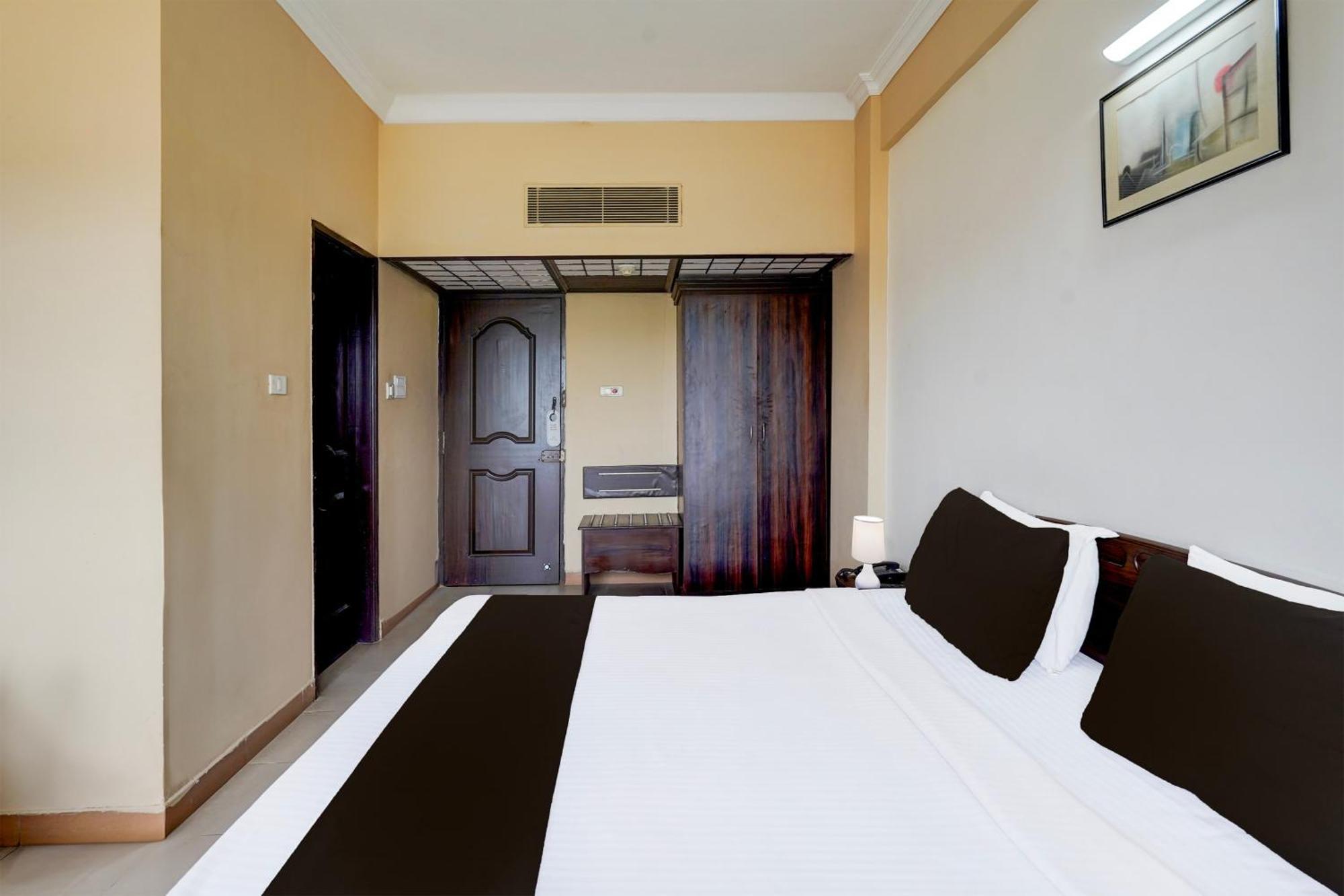 Super Townhouse Koyambedu Hotel Chennai Ngoại thất bức ảnh