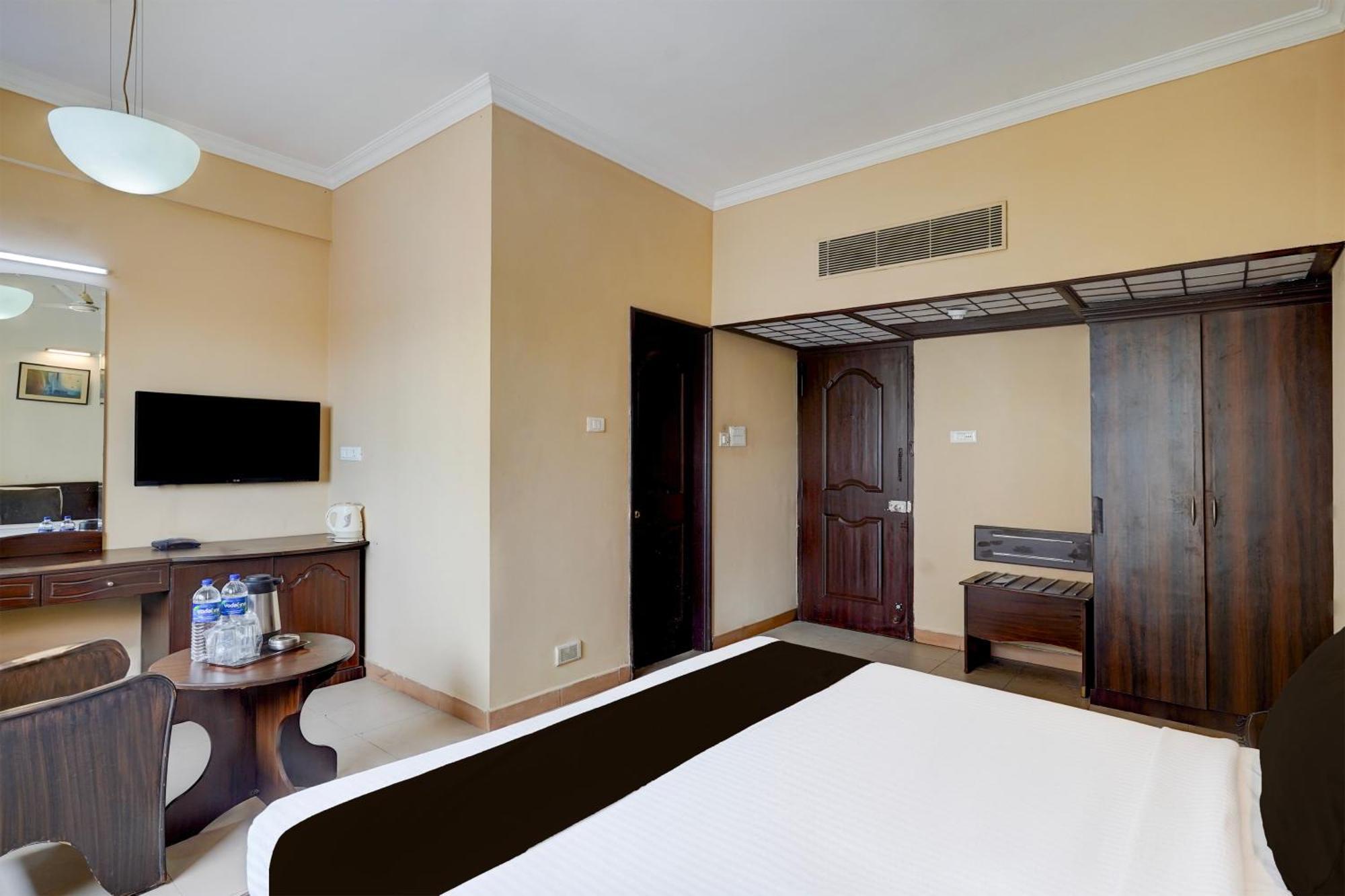 Super Townhouse Koyambedu Hotel Chennai Ngoại thất bức ảnh