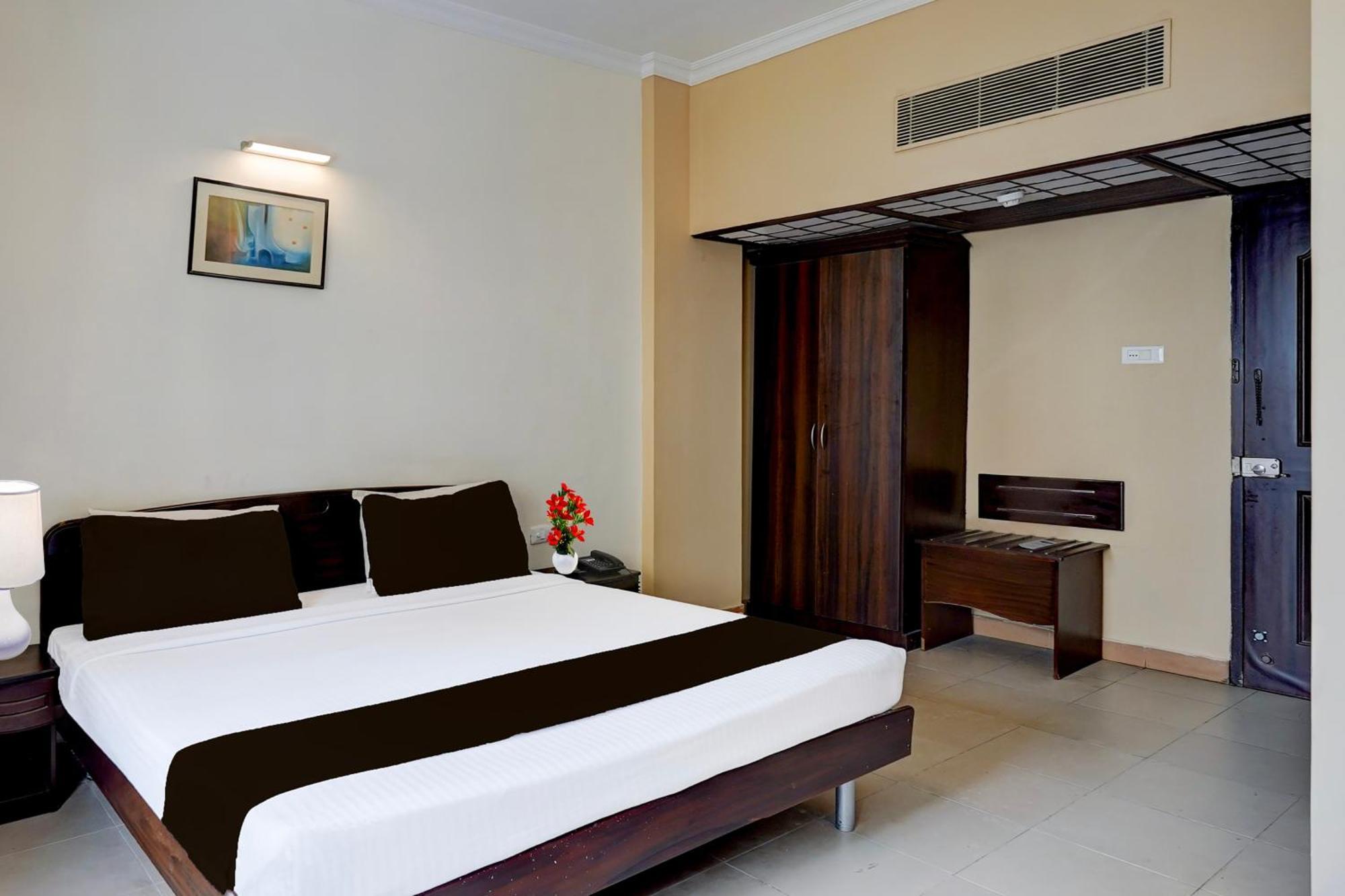 Super Townhouse Koyambedu Hotel Chennai Ngoại thất bức ảnh