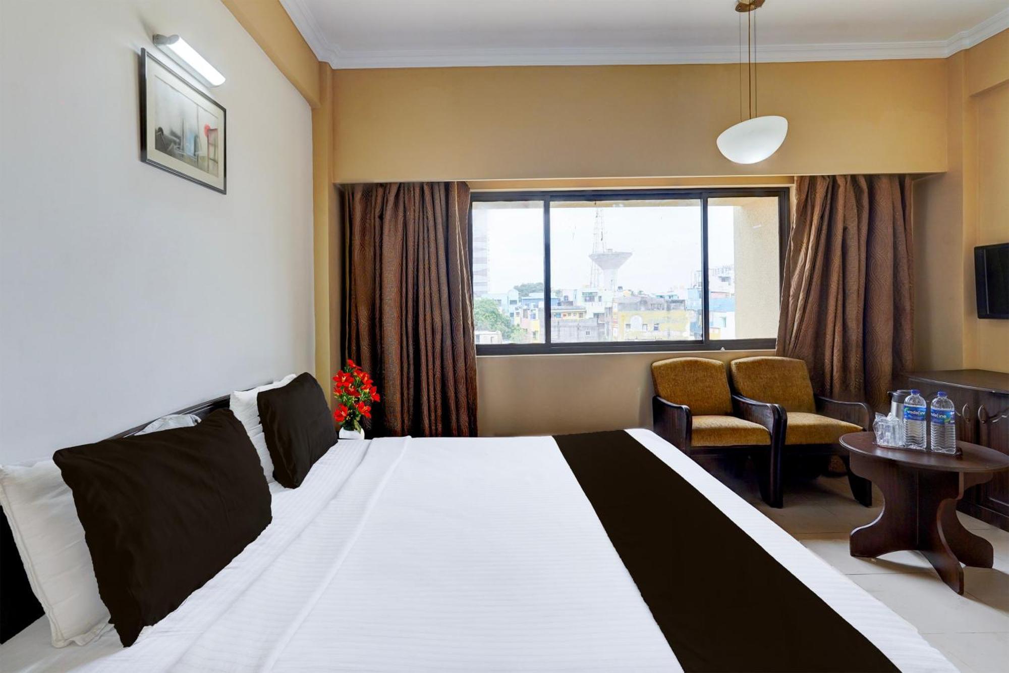 Super Townhouse Koyambedu Hotel Chennai Ngoại thất bức ảnh