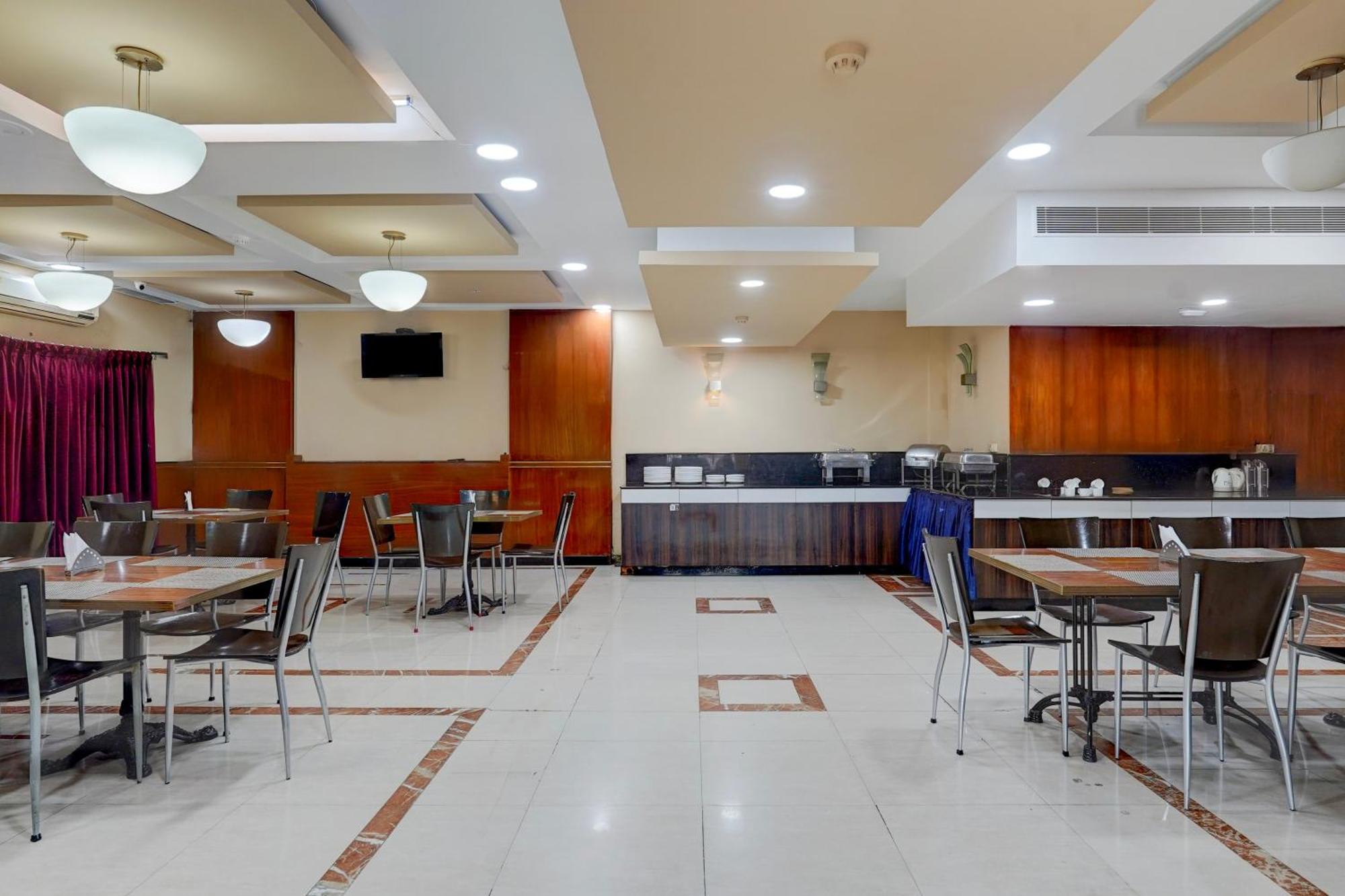 Super Townhouse Koyambedu Hotel Chennai Ngoại thất bức ảnh