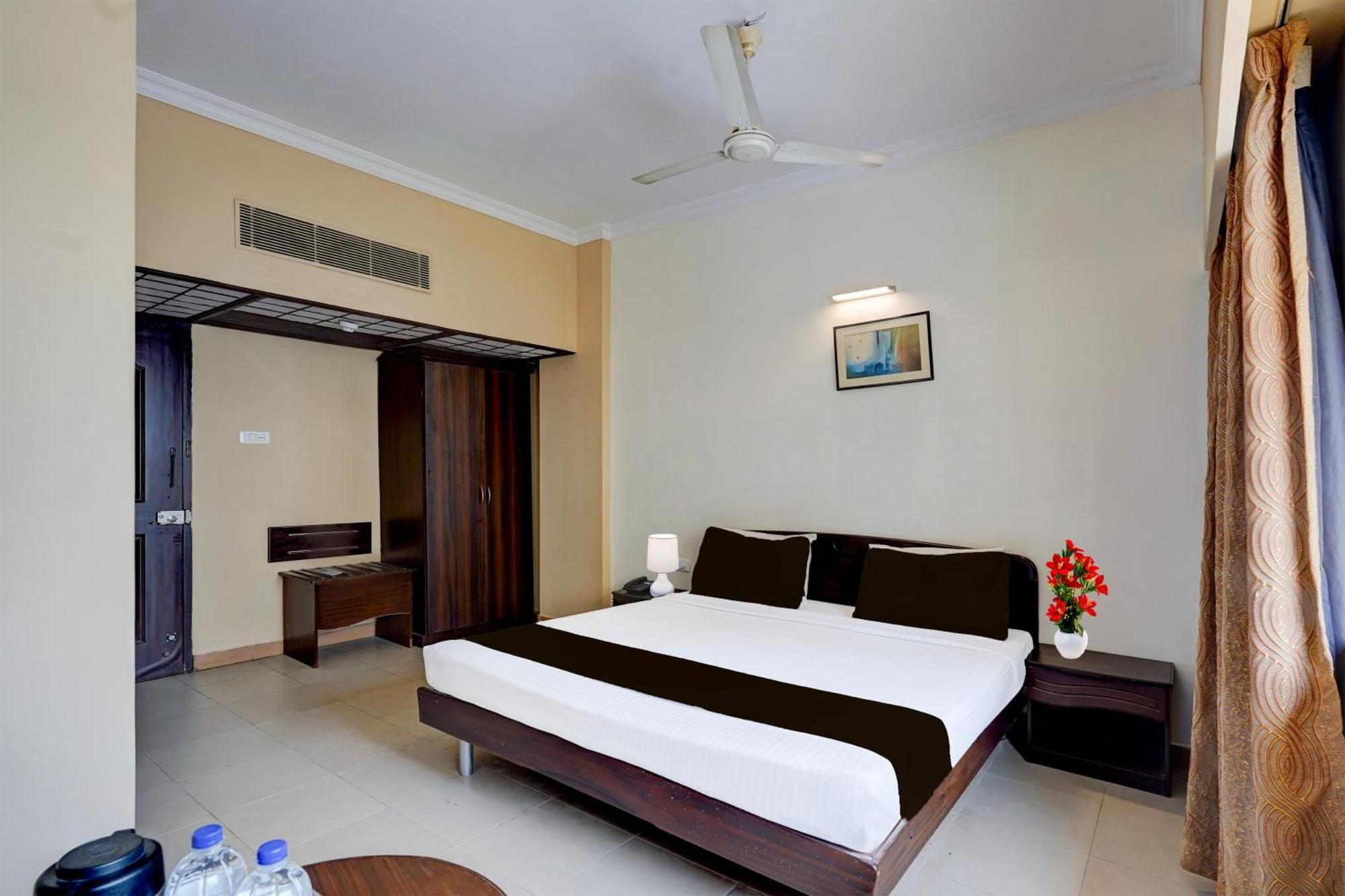 Super Townhouse Koyambedu Hotel Chennai Ngoại thất bức ảnh