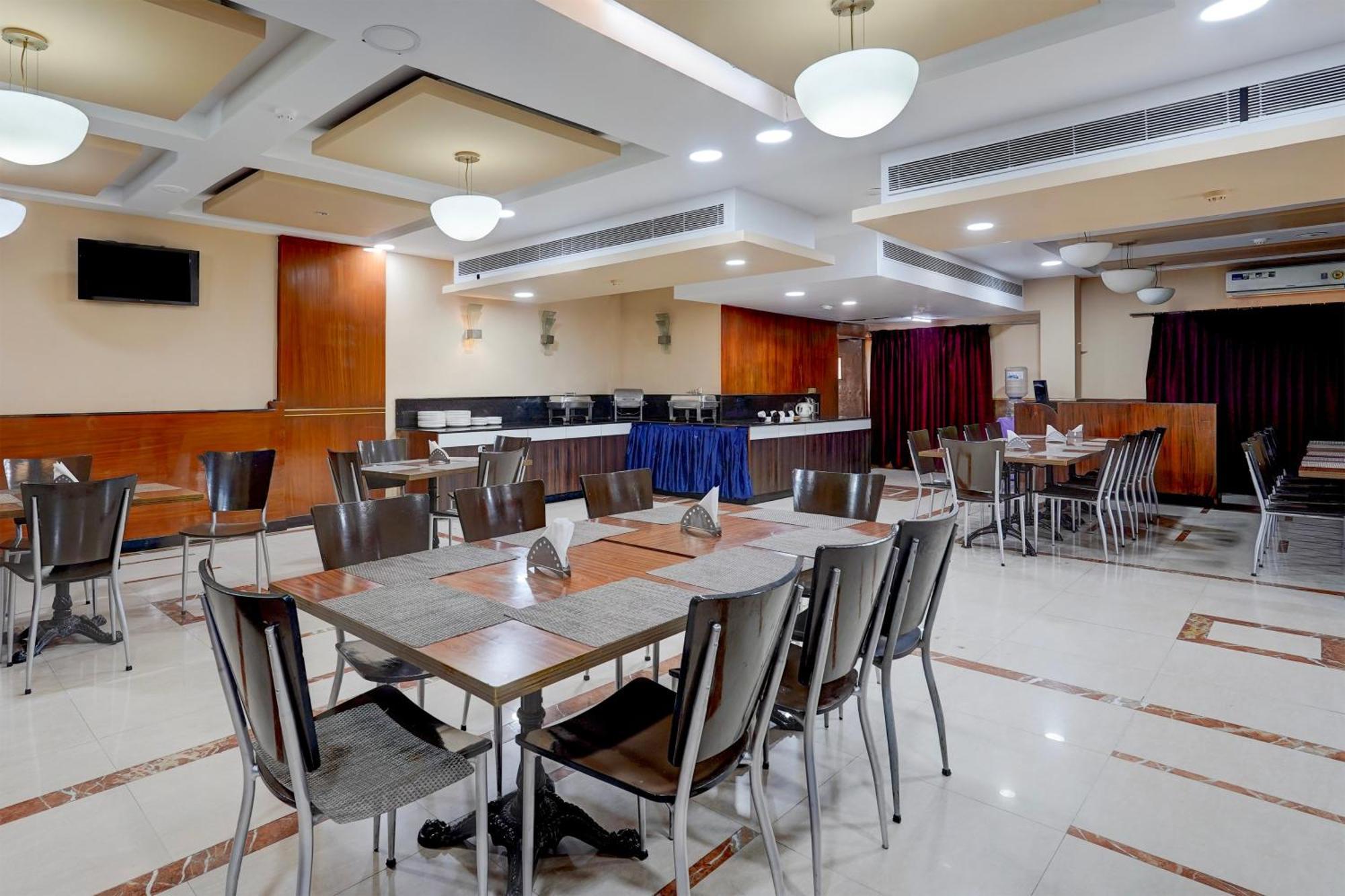 Super Townhouse Koyambedu Hotel Chennai Ngoại thất bức ảnh