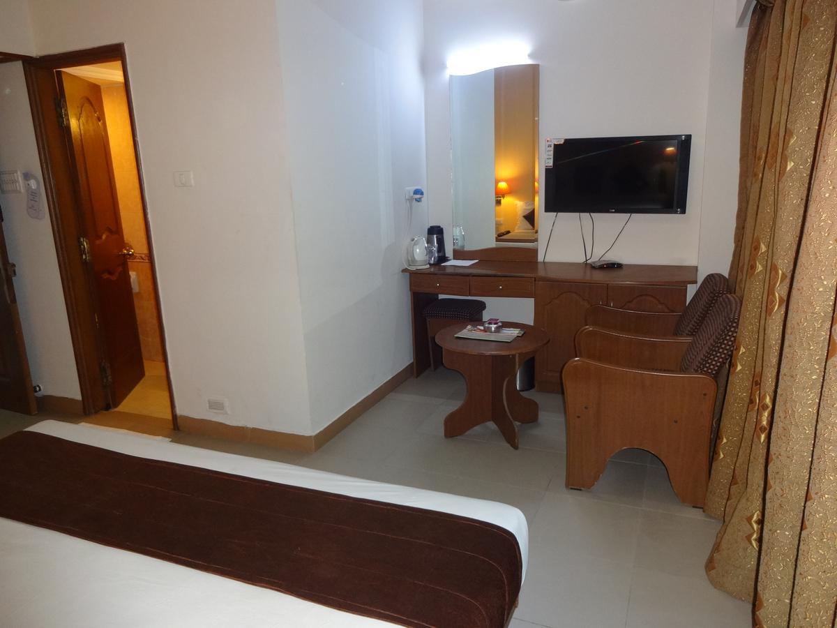 Super Townhouse Koyambedu Hotel Chennai Ngoại thất bức ảnh