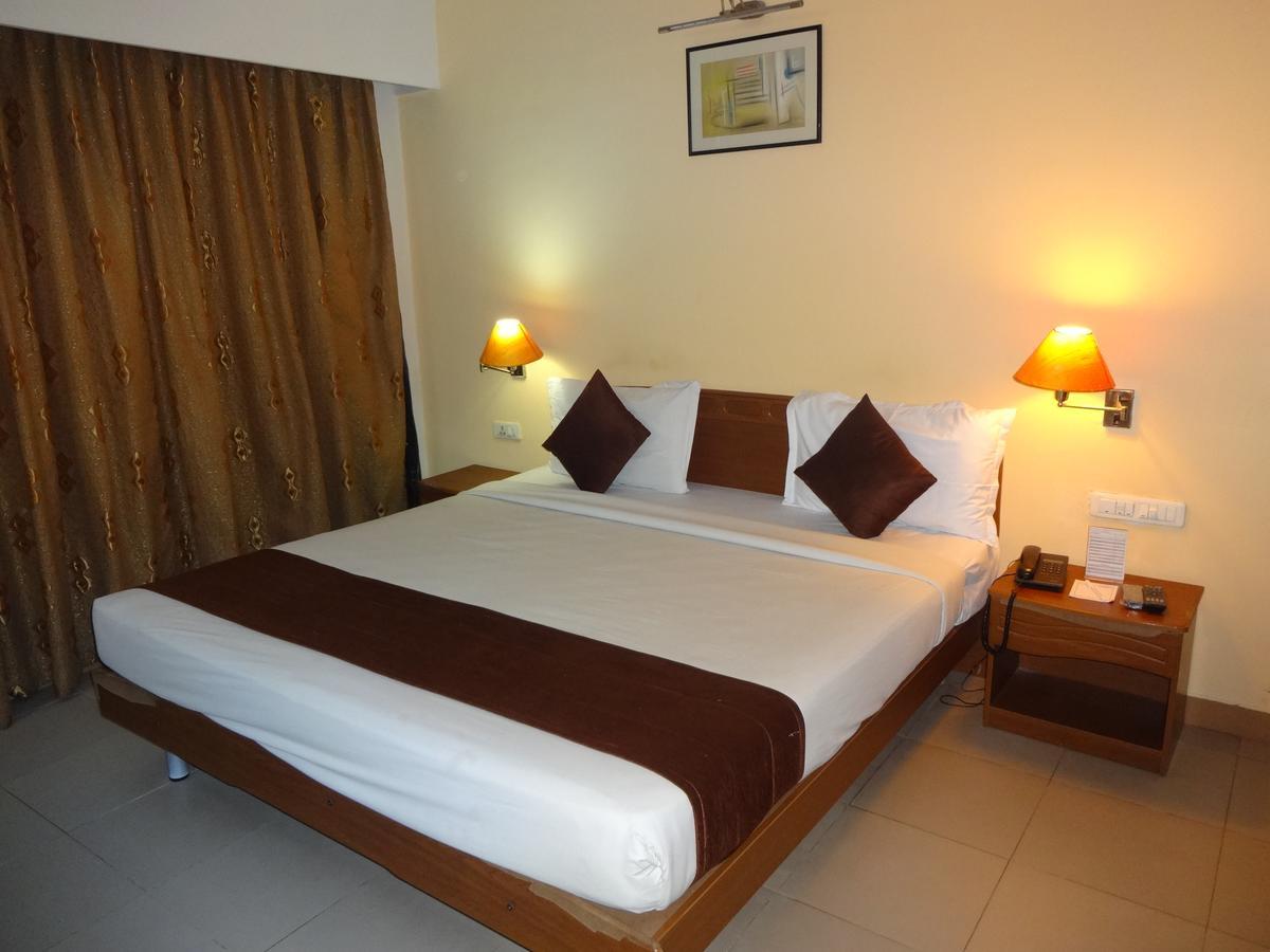 Super Townhouse Koyambedu Hotel Chennai Ngoại thất bức ảnh
