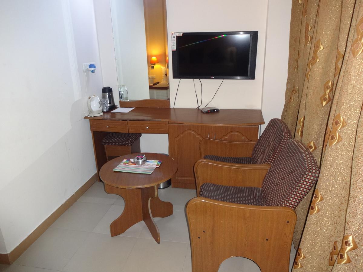 Super Townhouse Koyambedu Hotel Chennai Ngoại thất bức ảnh