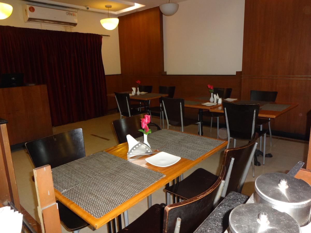 Super Townhouse Koyambedu Hotel Chennai Ngoại thất bức ảnh