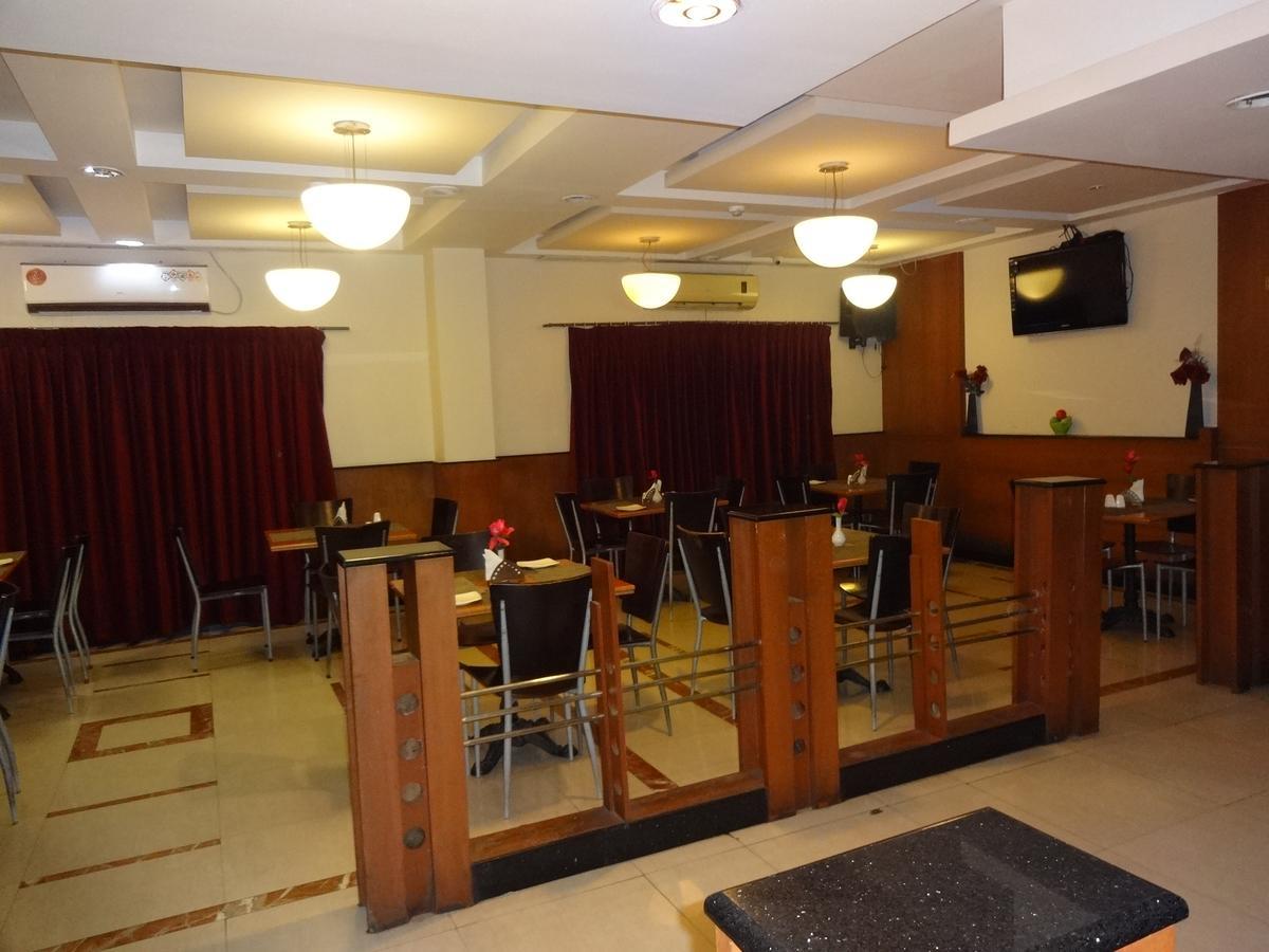 Super Townhouse Koyambedu Hotel Chennai Ngoại thất bức ảnh