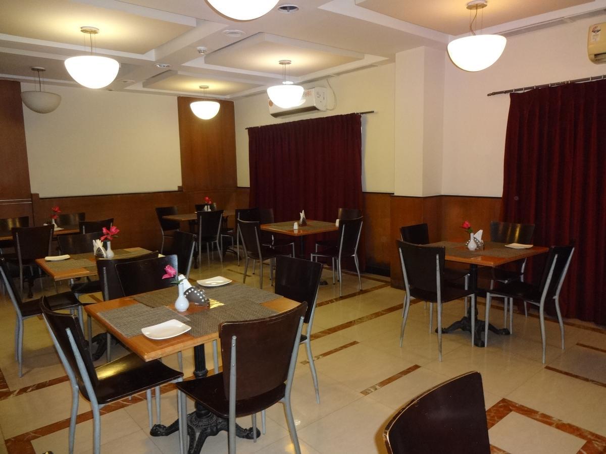 Super Townhouse Koyambedu Hotel Chennai Ngoại thất bức ảnh