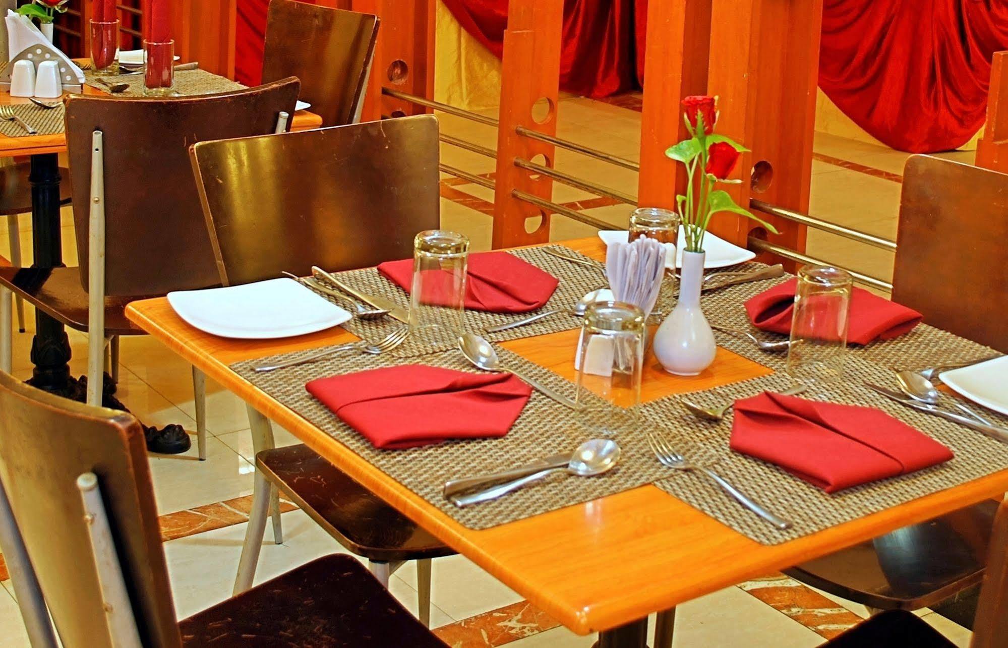 Super Townhouse Koyambedu Hotel Chennai Ngoại thất bức ảnh