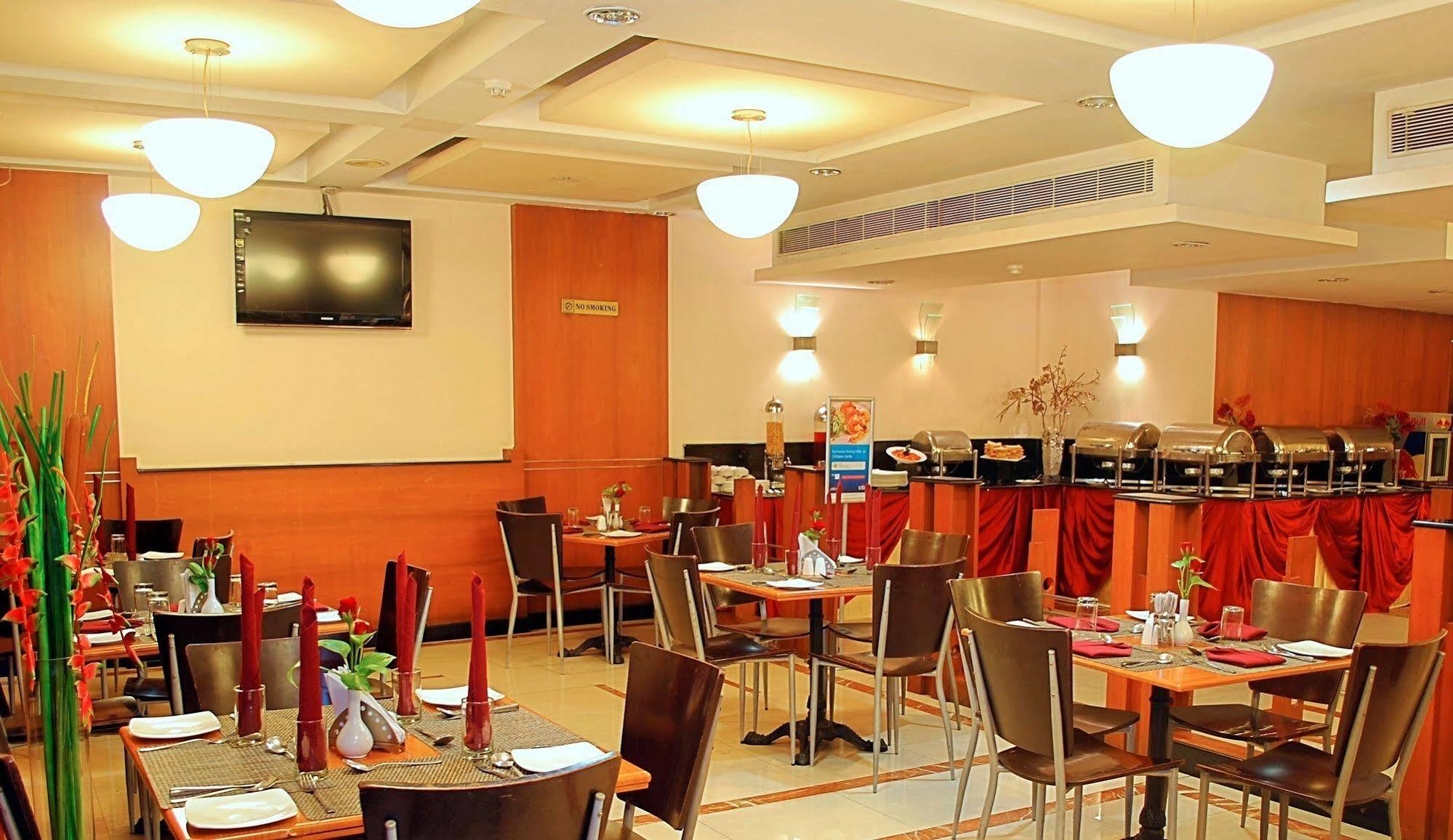 Super Townhouse Koyambedu Hotel Chennai Ngoại thất bức ảnh