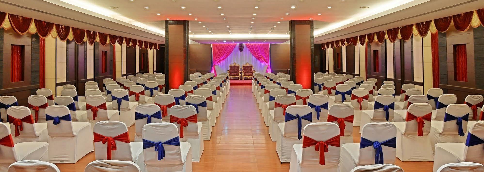 Super Townhouse Koyambedu Hotel Chennai Ngoại thất bức ảnh