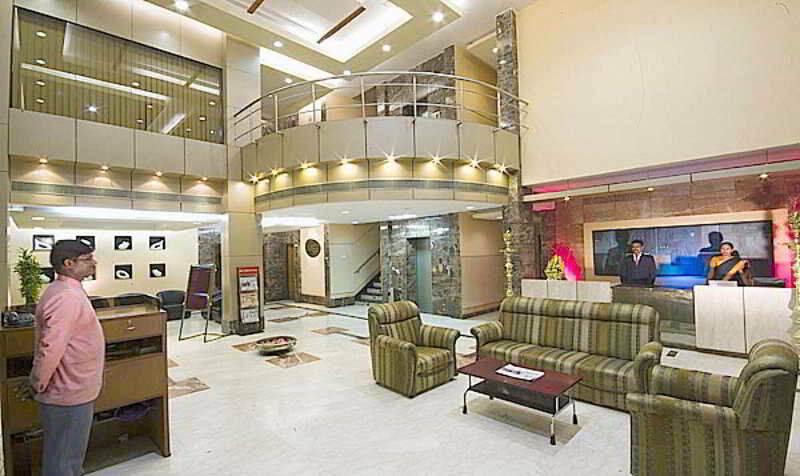 Super Townhouse Koyambedu Hotel Chennai Ngoại thất bức ảnh